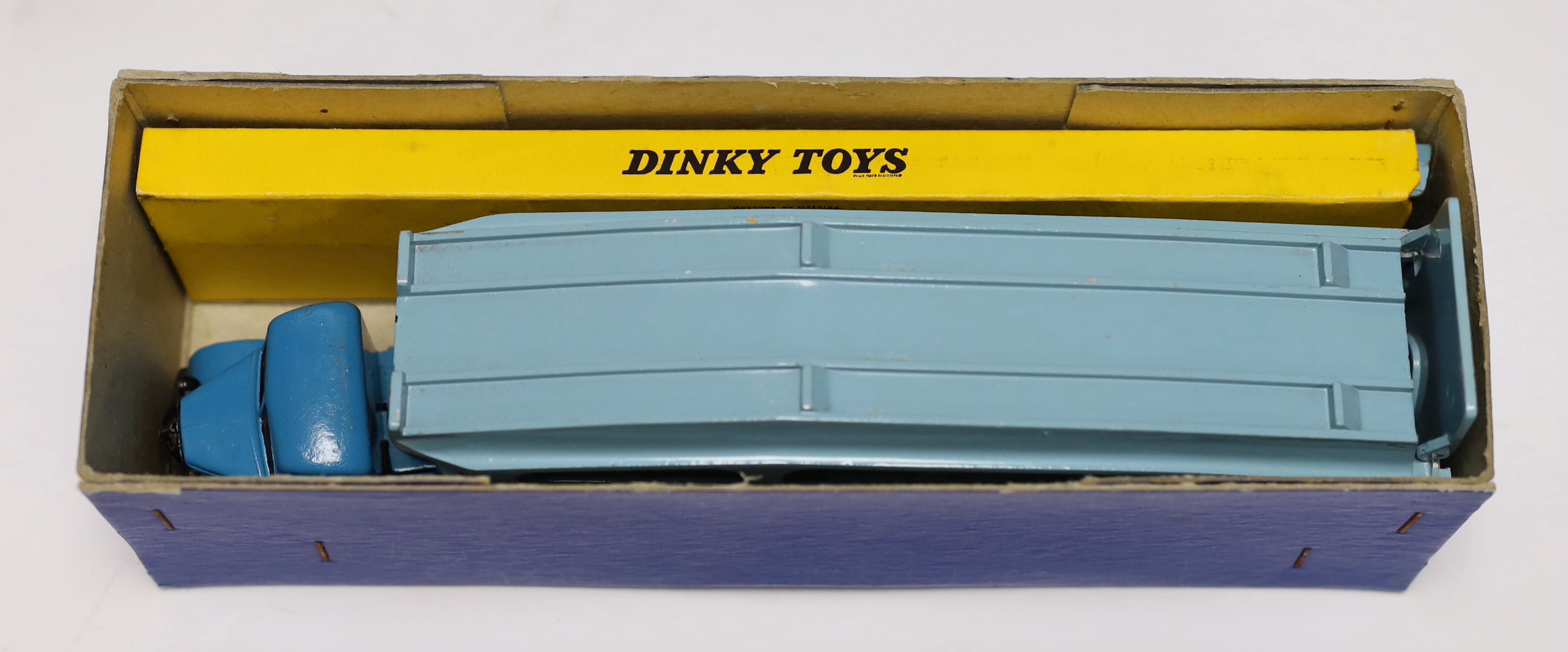 A quantity of Dinky Toys and Tri-ang Spot-On die cast vehicles (14)